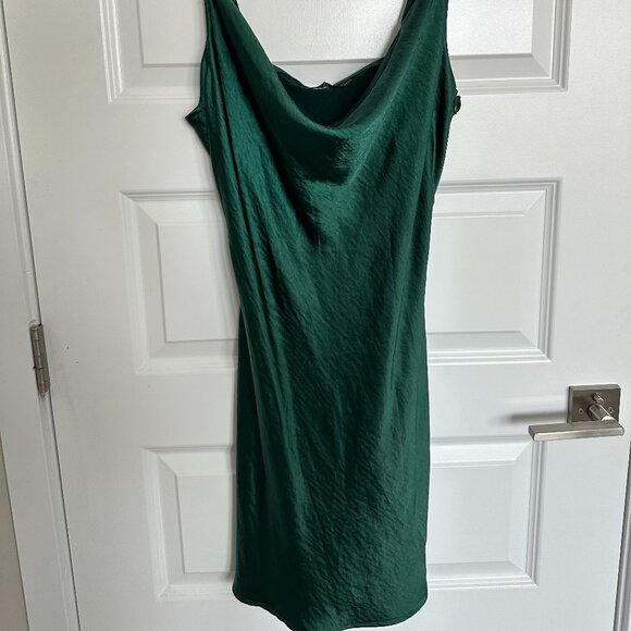 NWT Nasty Gal Sought After Cowl Satin Mini Dress in Emerald Green - Picture 2 of 5